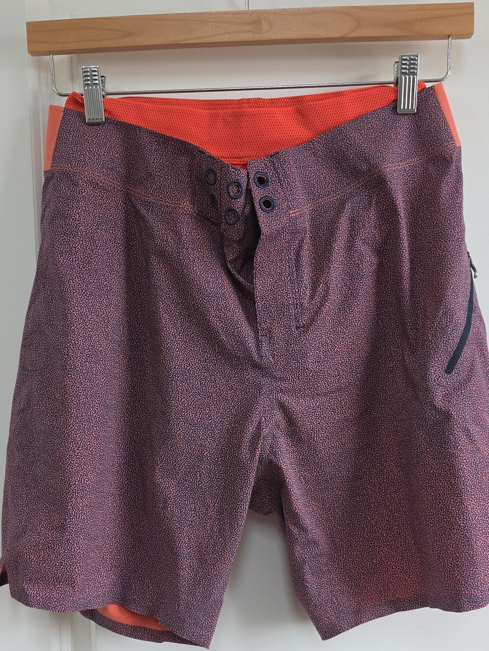 lululemon athletica Men's Purple Speckle Hybrid Shorts with Coral Waistband